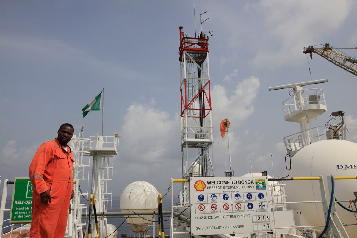 Shell to sell big piece of its Nigeria oil business, but activists want pollution cleaned up first