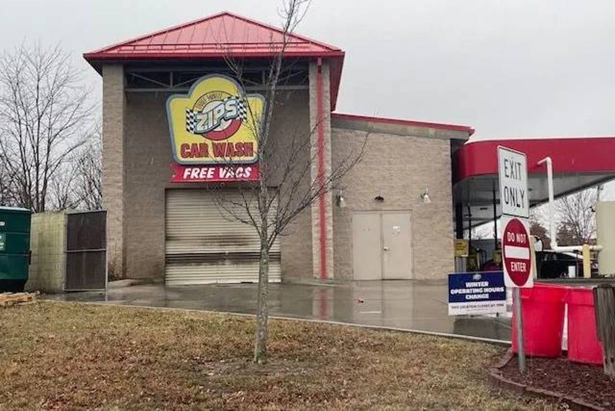 Car wash employee dies after getting trapped in machinery