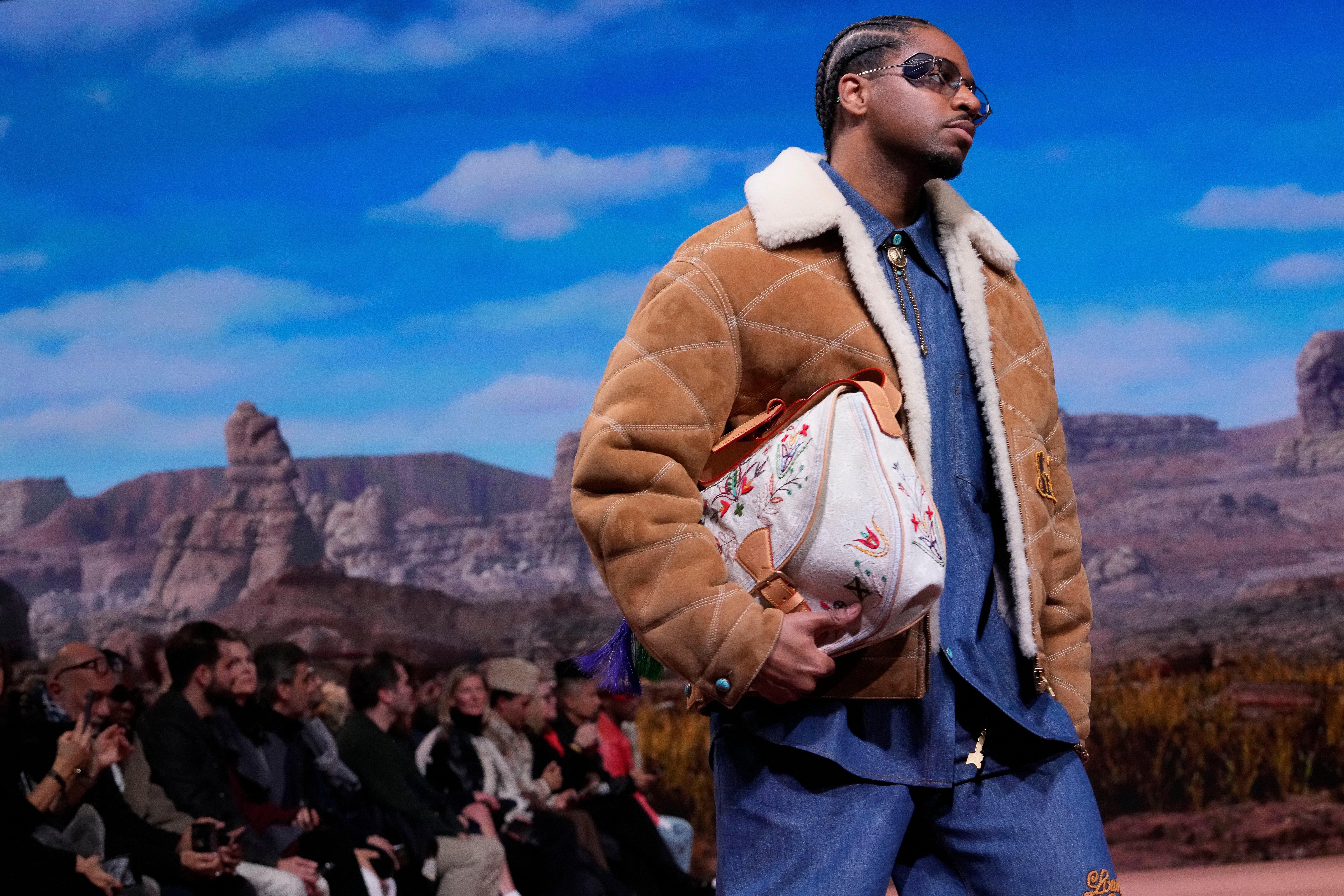 VUITTONさん専用 PMA ベネトン B193B ウィリアムス FW15C Pharrell Williams' sophomore collection at Louis Vuitton showcases