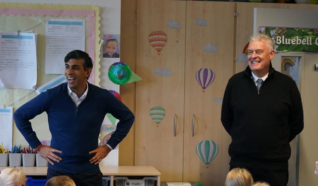 <p>The space between us: Rishi Sunak with his now ex-deputy co-chairman Lee Anderson, who resigned the post in rebellion against the Rwanda bill</p>
