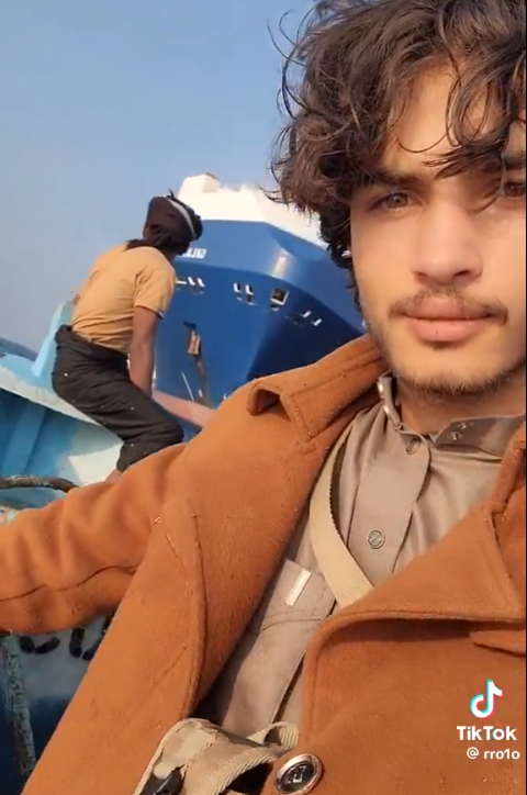 A video of a Yemeni pirate posing onboard a boat in the Red Sea has gone viral