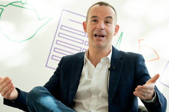 <p>Martin Lewis issues crucial warning to credit card users.</p>