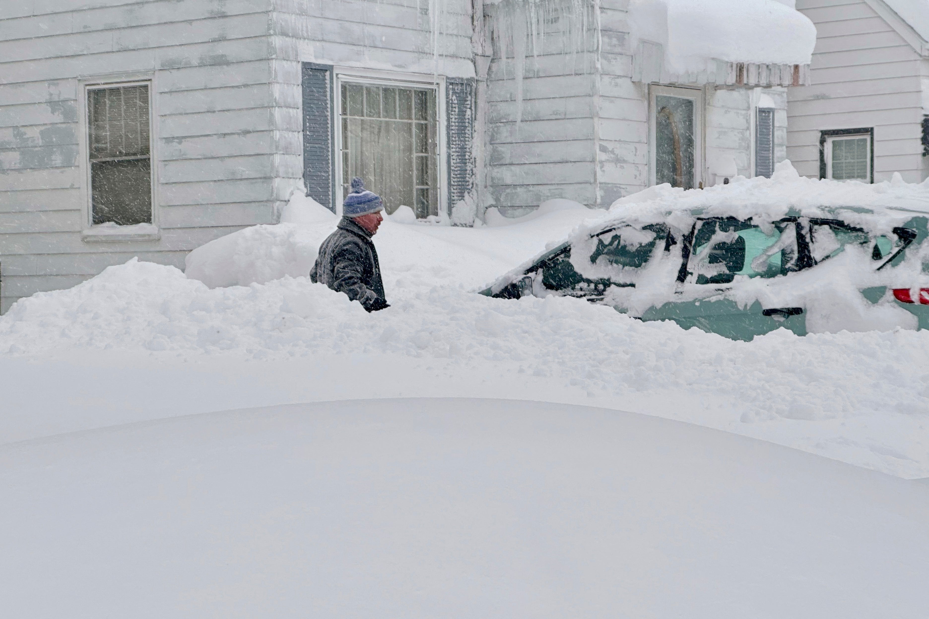 Winter storms leave 89 dead across US as chill settles over Great Lakes and  Northeast