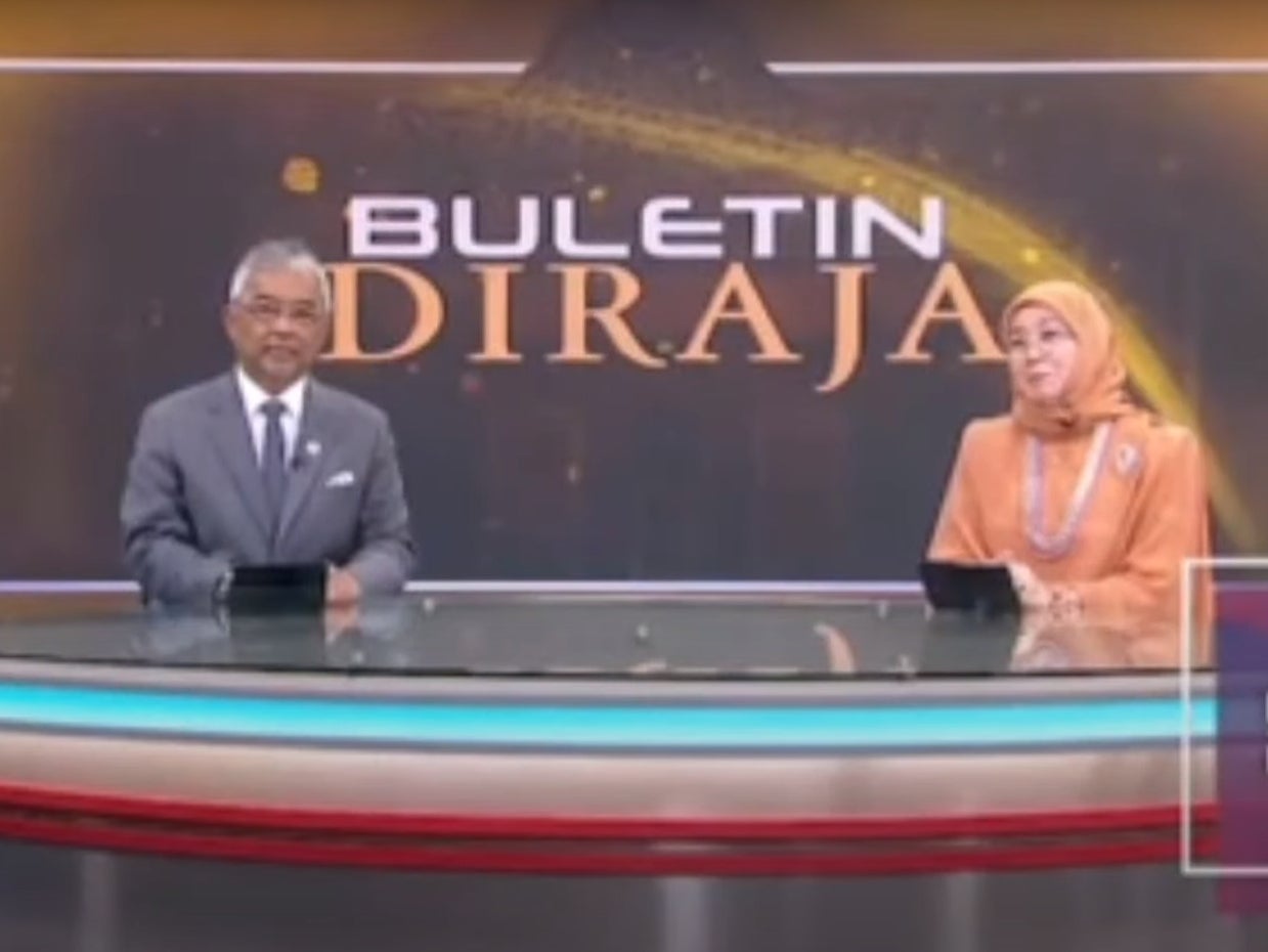 Malaysia’s King and Queen charmed audiences during primetime on 17 January as they debuted as news anchors for a TV channel