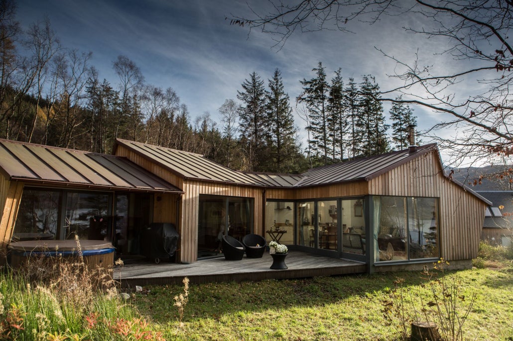 Knoydart Hide offers exceptional comfort in secluded, romantic surroundings