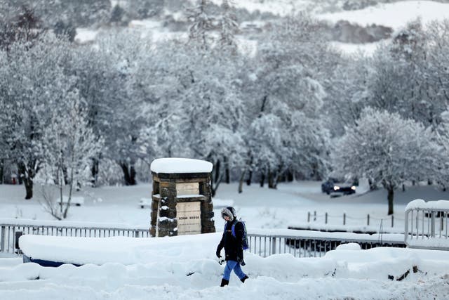 <p>Some Britons have been warned to prepare for snow today as the Met Office issues a weather warning in some areas of the country.</p>