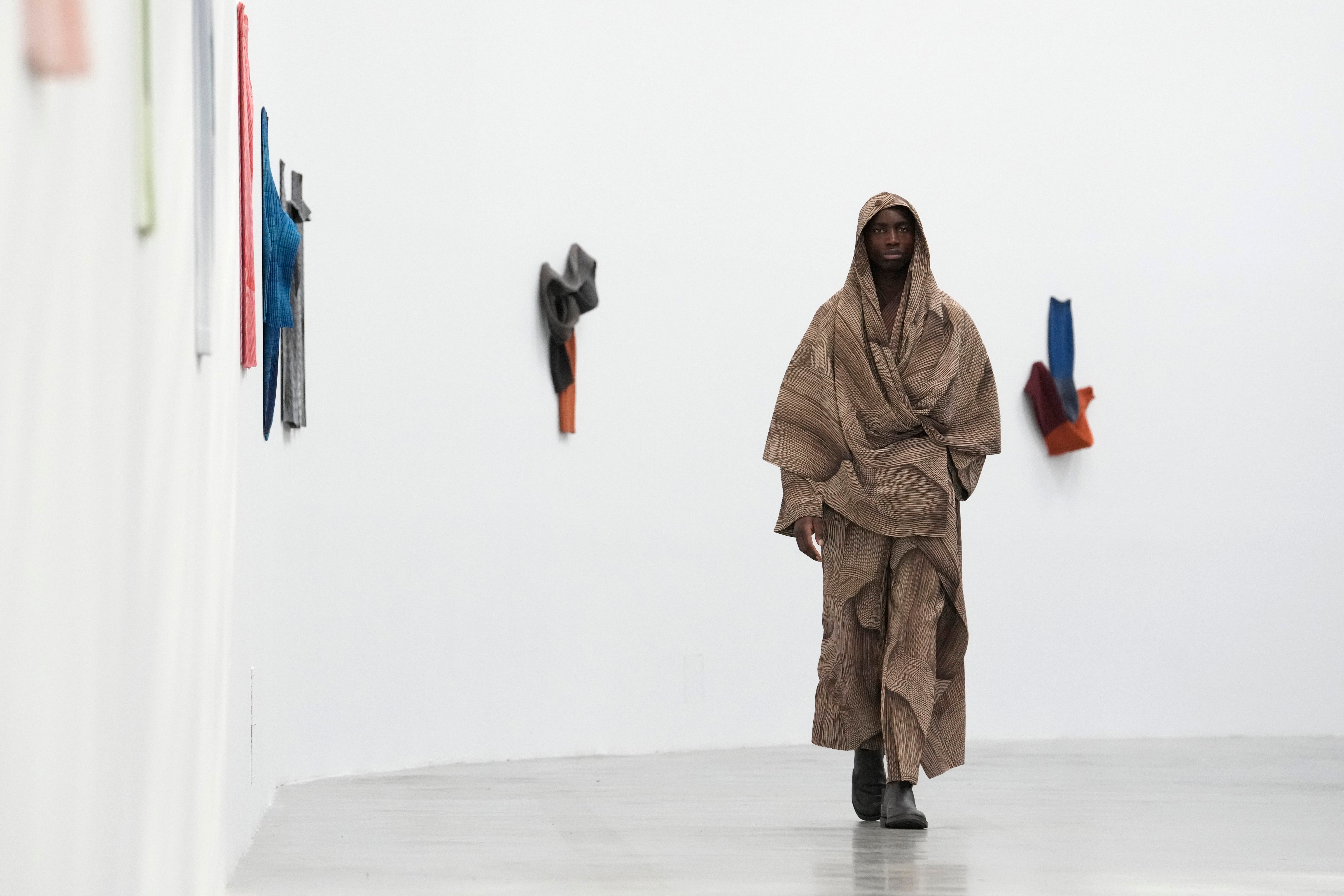 France Men's Fashion F/W 2025 Issey Miyake