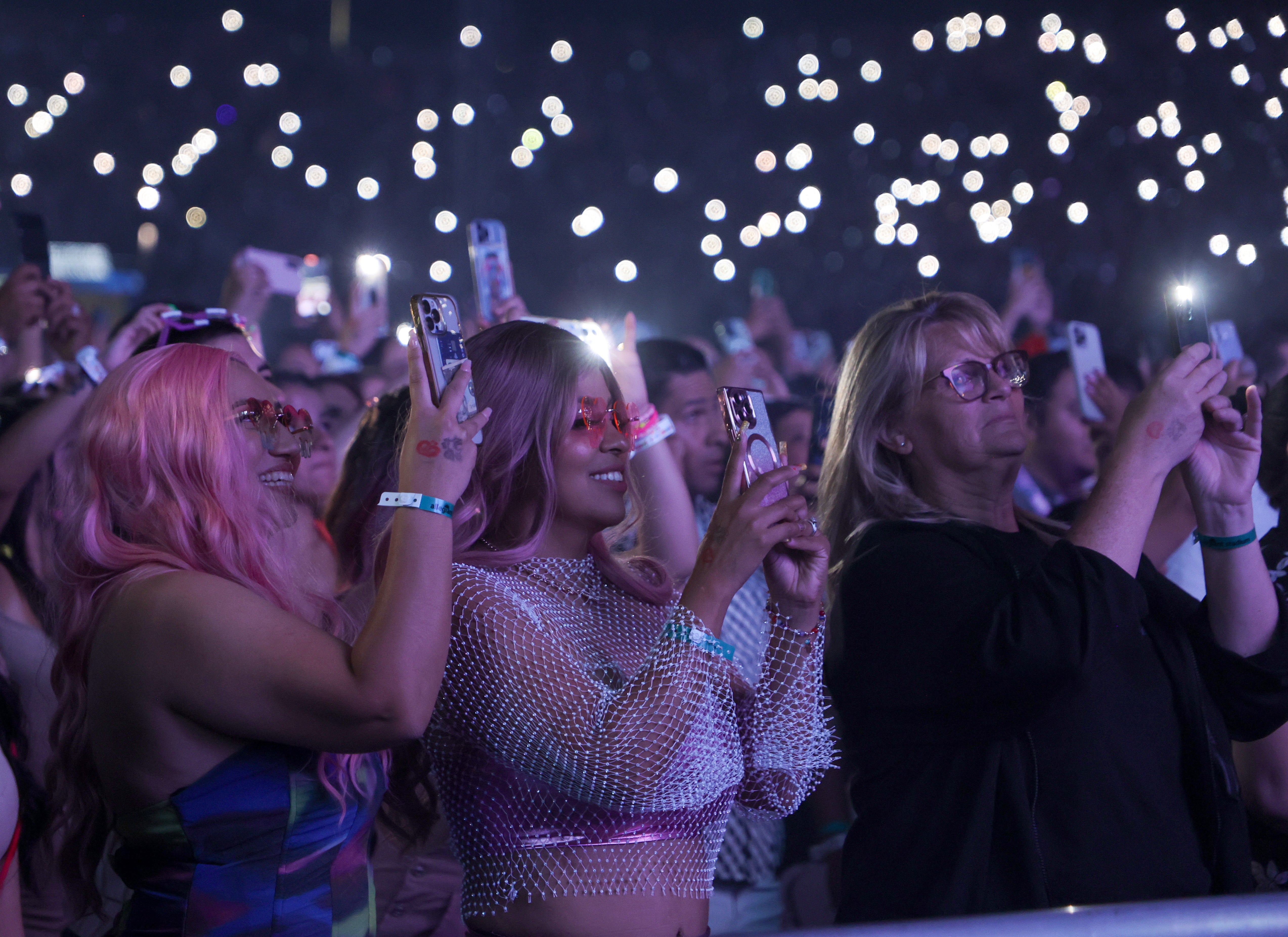 The lovely phones: mobile use is now rampant at gigs and live events