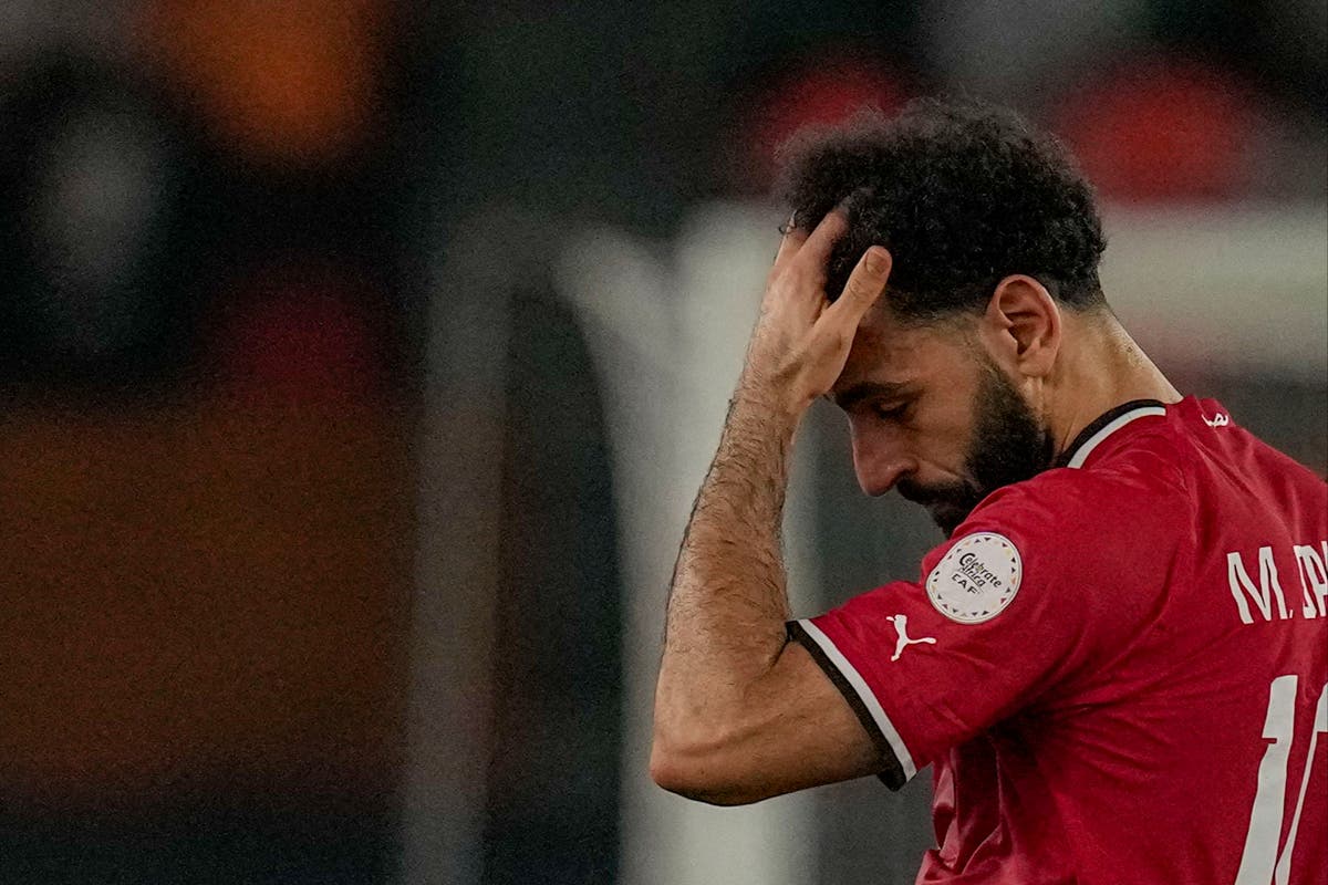 La Estrella Del Liverpool Mohamed Salah Sufre Una Lesión Con Egipto En