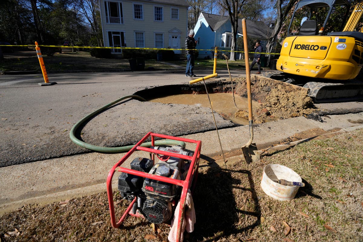 Online rumors partially to blame for drop in water pressure in Mississippi capital, manager says