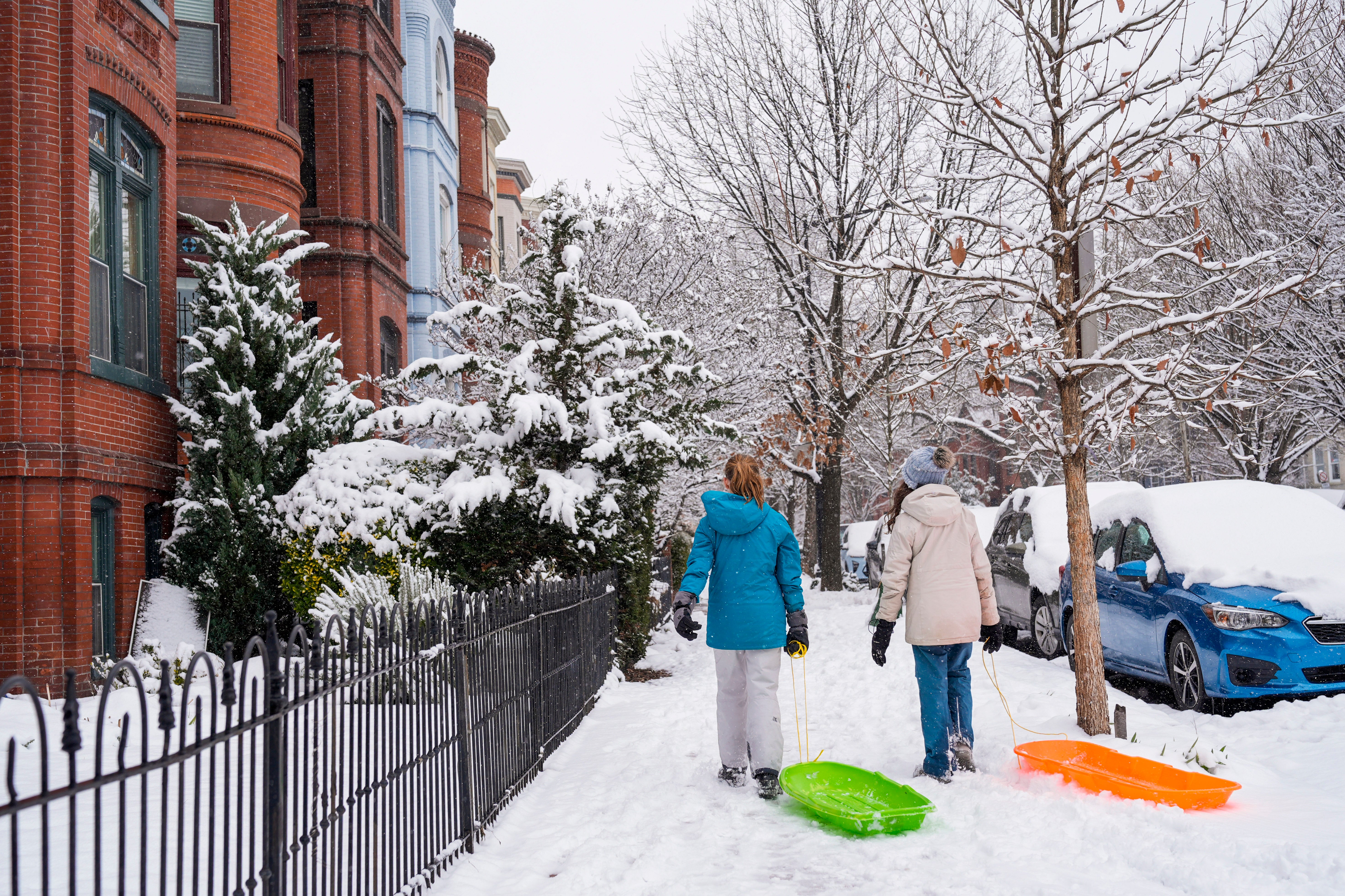 Much of US still gripped by Arctic weather as Memphis deals with