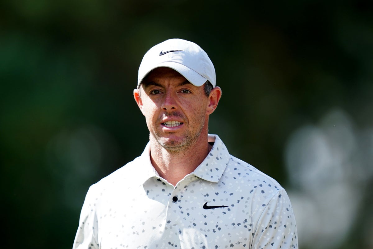 Rory McIlroy surges into contention with third-round 63 at Dubai Desert Classic