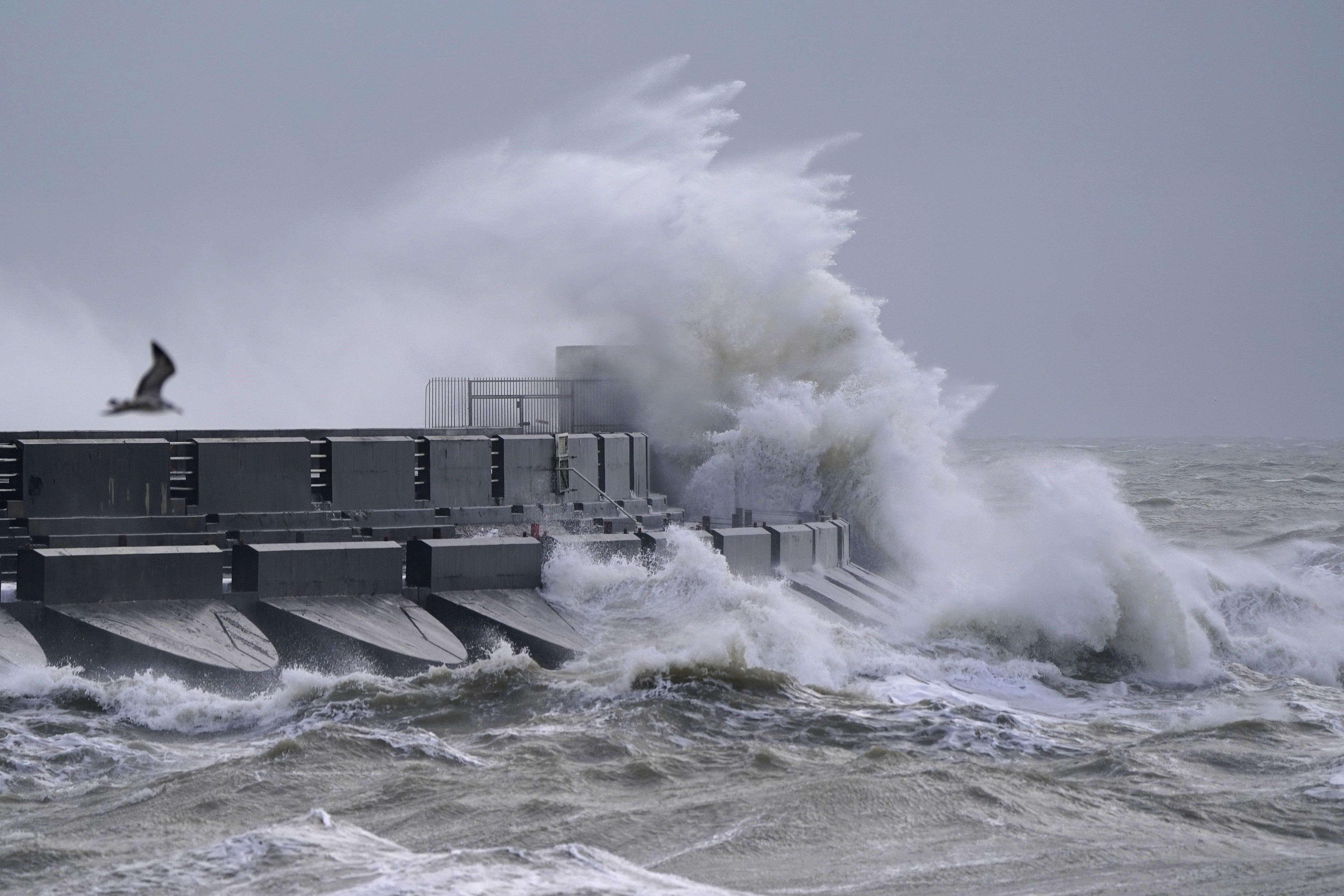 Storm Isha To Batter Whole Of UK With Wind And Rain In rare Weather 