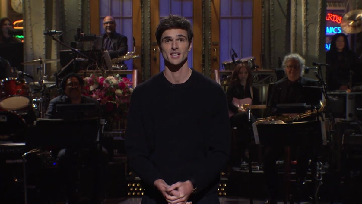 Jacob Elordi jokes about hot Saltburn scene in SNL monologue | Culture ...