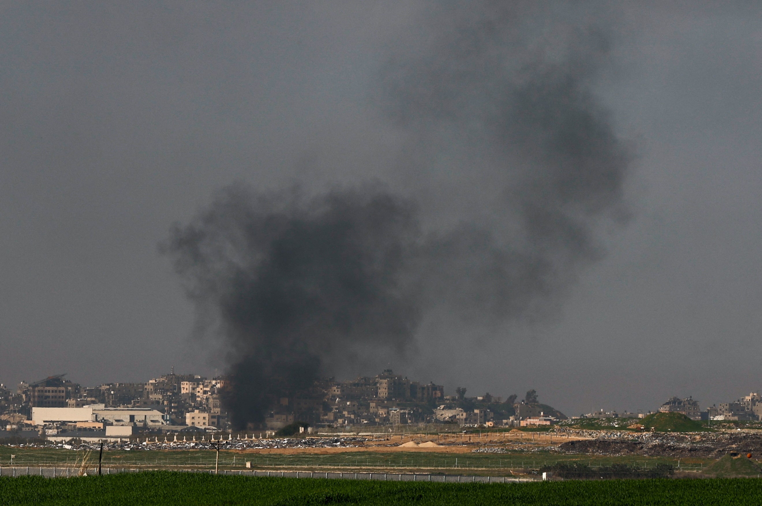 Fighting continued between Hamas militants and the Israeli Defense Forces in northern Gaza on Sunday