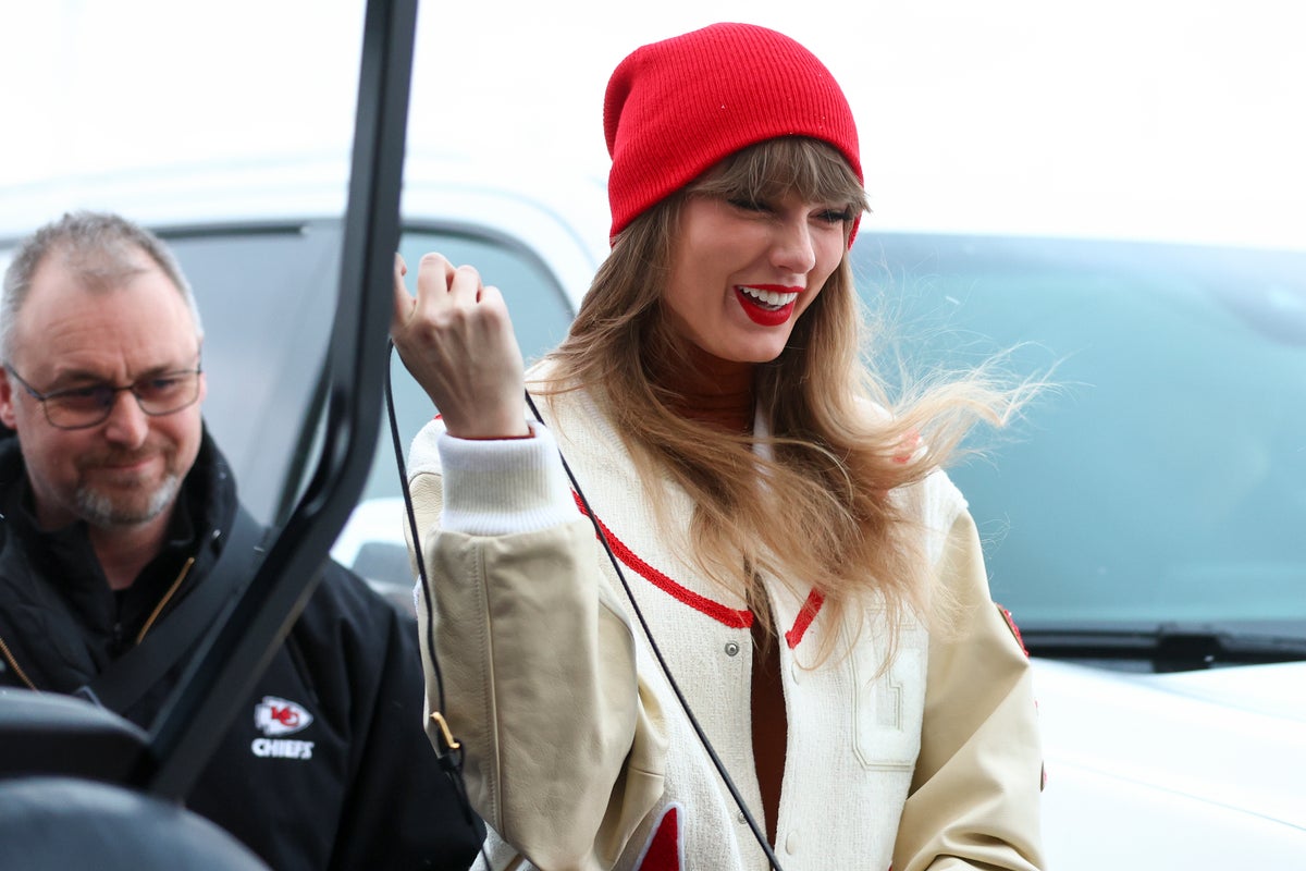 Taylor Swift's NFL playoff tour takes her to Buffalo for Chiefs game against Bills