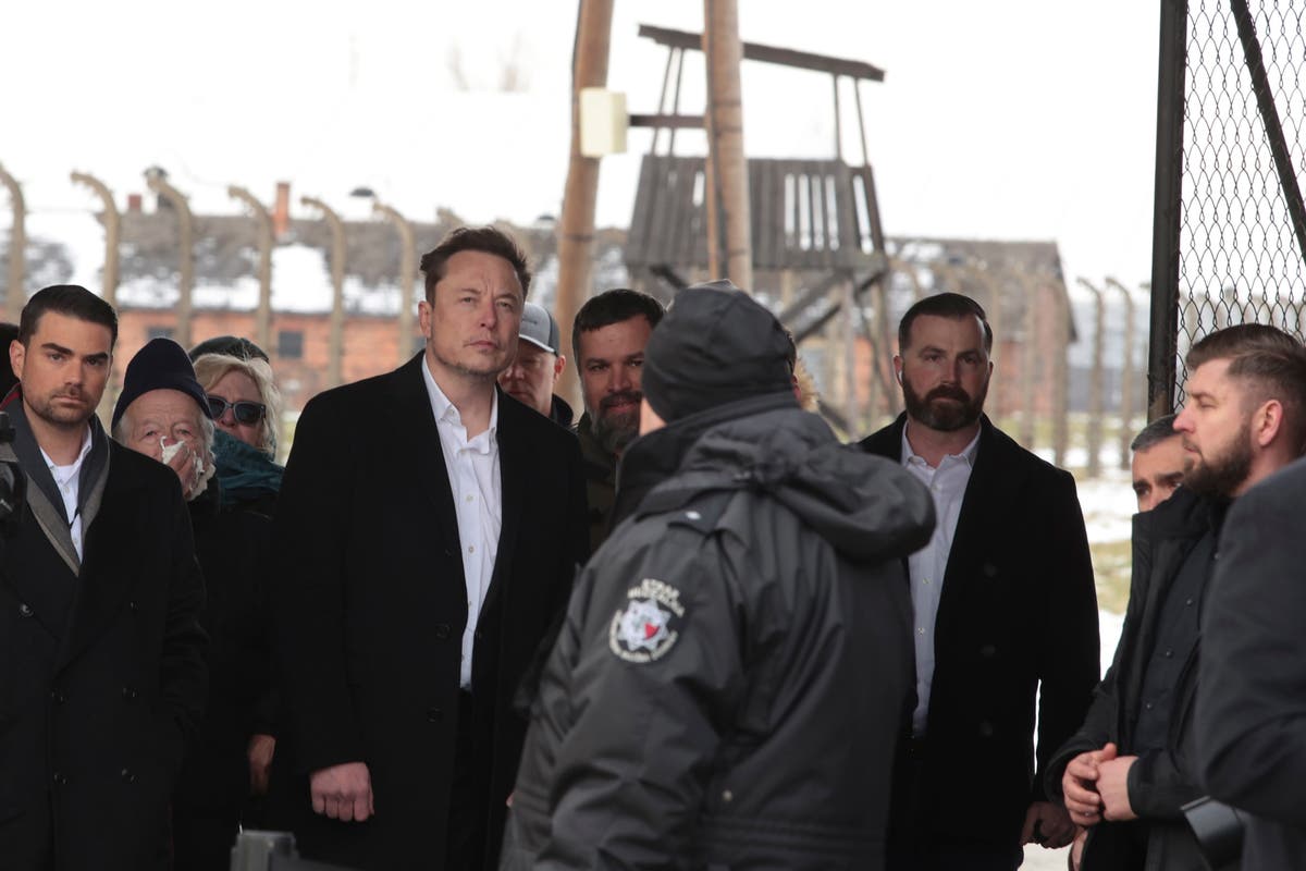 Elon Musk osobiście odwiedza teren Auschwitz-Birkenau.