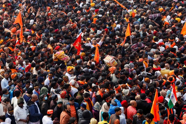 <p>Hindu devotees struggle to enter the Hindu god Lord Ram temple after its inauguration in Ayodhya</p>