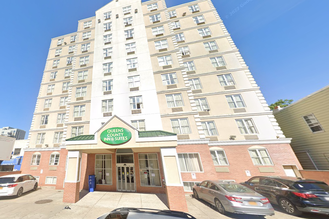 <p>Queens County Inn and Suites in Long Island City</p>