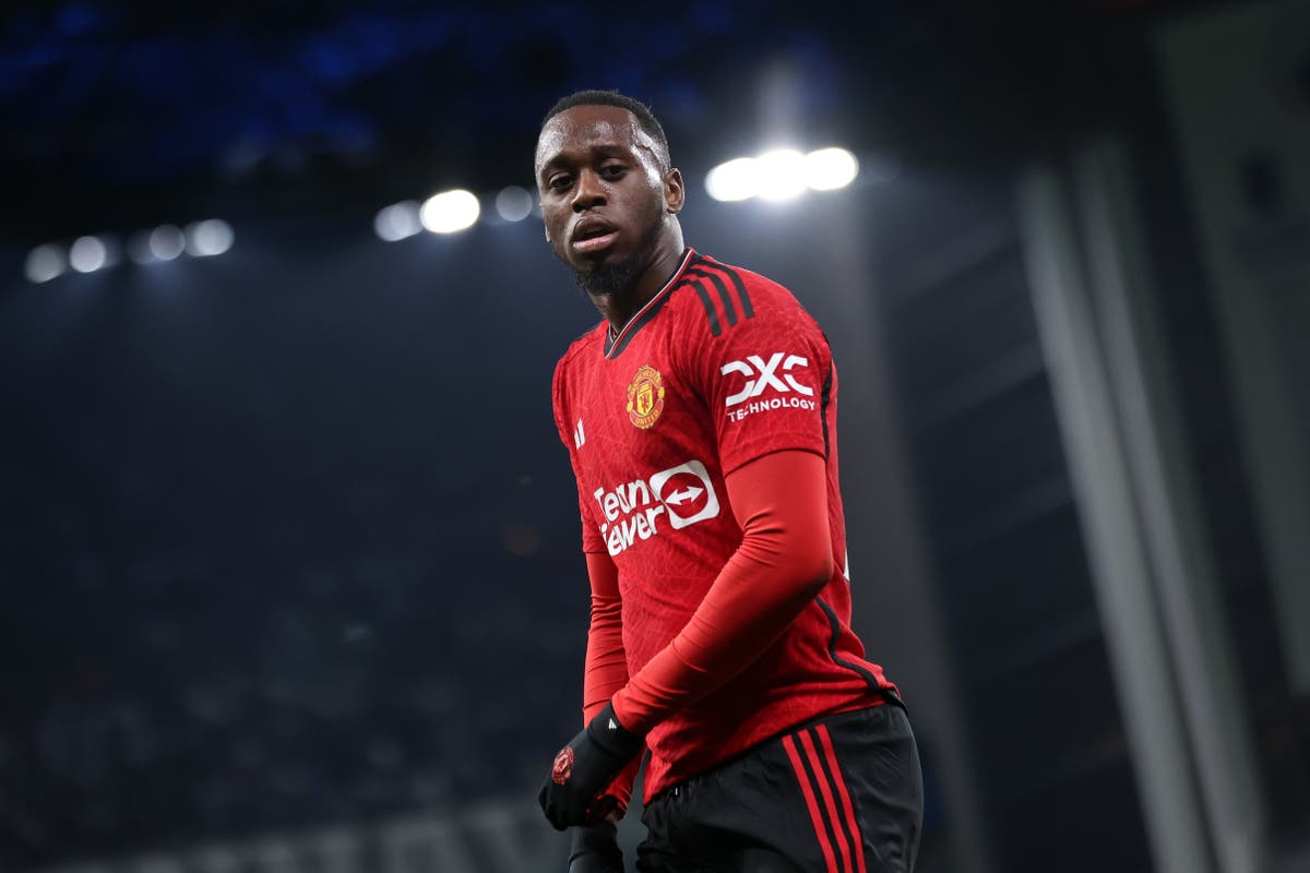 Aaron Wan Bissaka leaves Manchester United to join West Ham