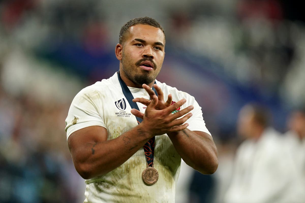England’s midfield options dwindling as Ollie Lawrence and Oscar Beard withdraw England’s midfield options dwindling as Ollie Lawrence and Oscar Beard withdraw