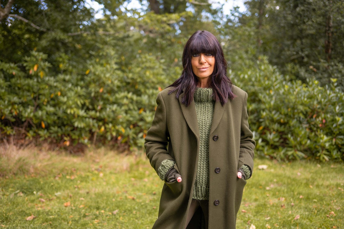 Claudia Winkleman in tears as she signs off BBC Radio 2 for final time