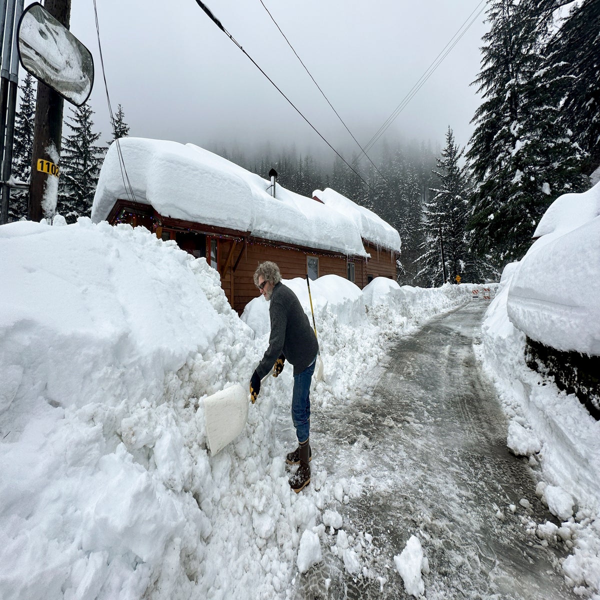 Residents of Alaska's capital dig out after snowfall for January