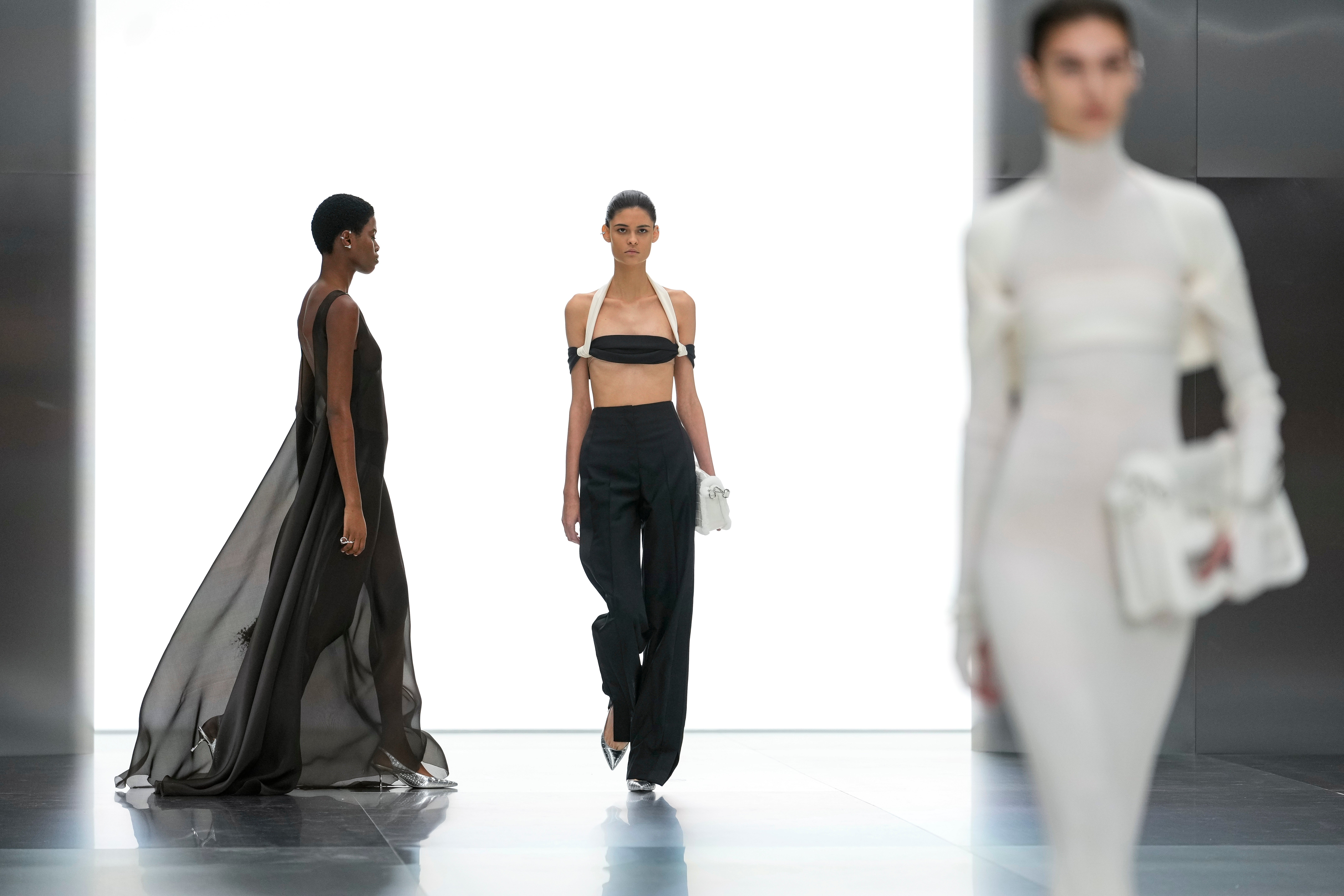 France Haute Couture Fashion S/S 2024 Fendi