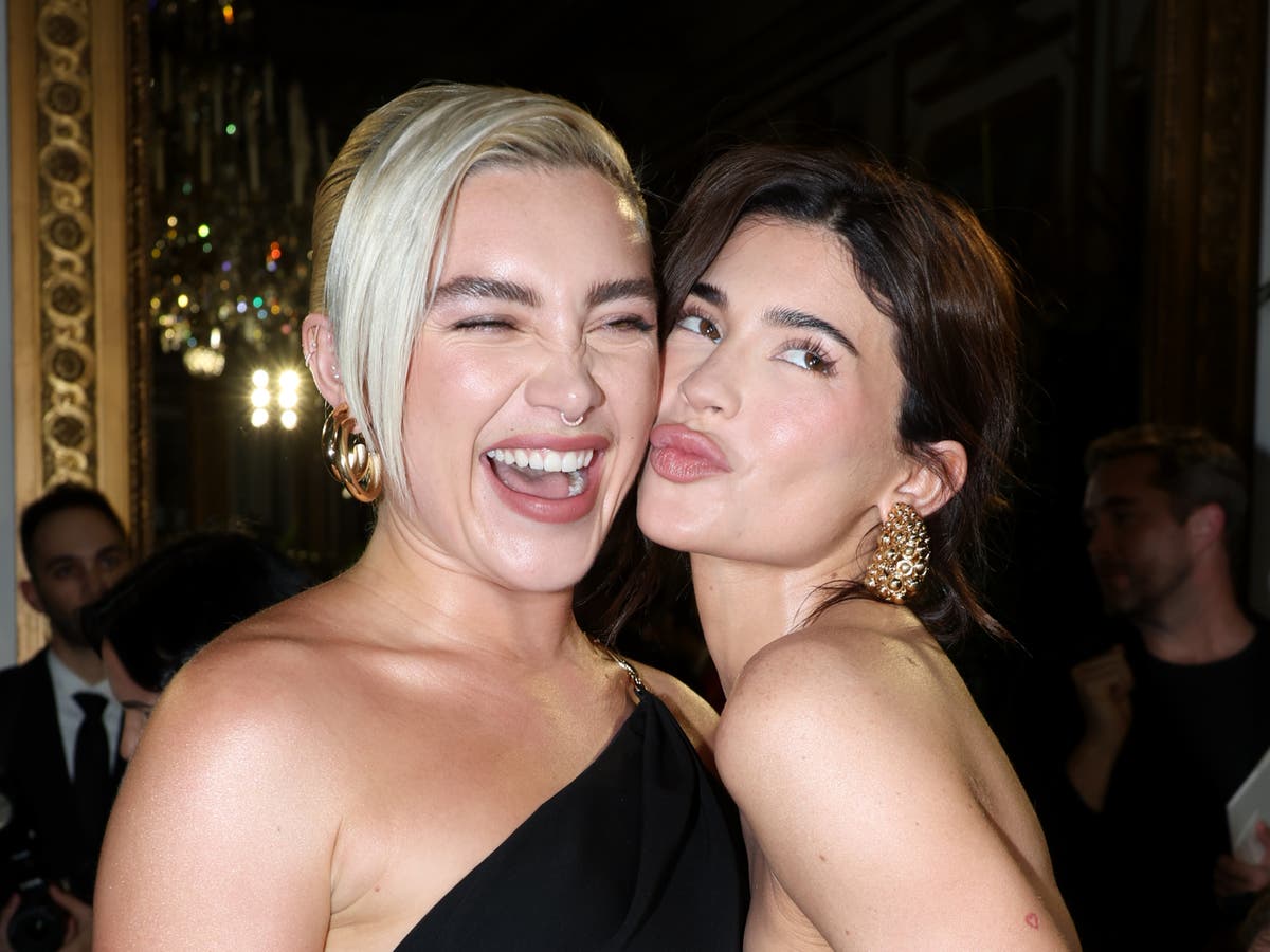 Florence Pugh poses with Kylie Jenner amid relationship with Timothée Chalamet