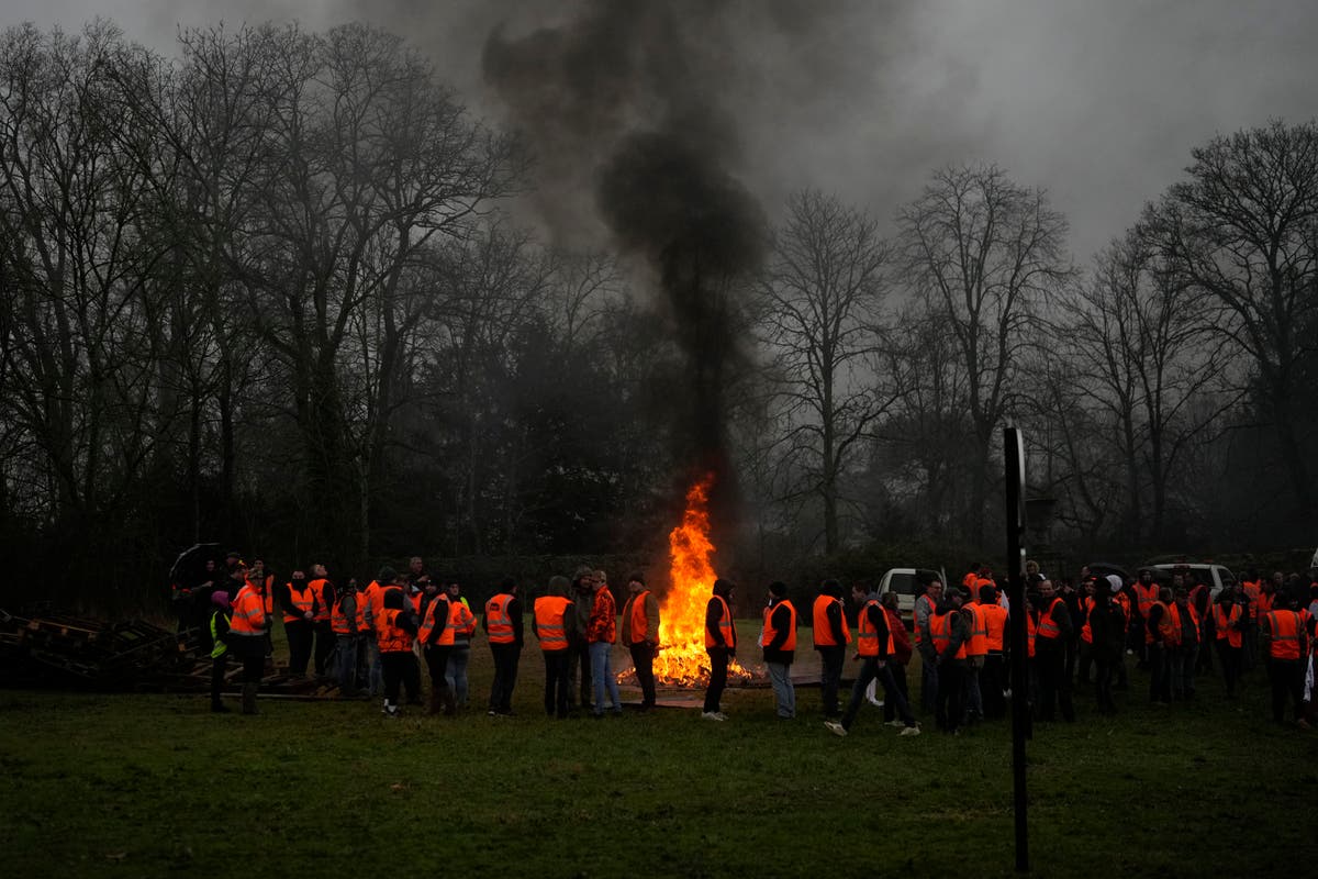 Protesting farmers heap pressure on new French prime minister ahead of hotly anticipated measures