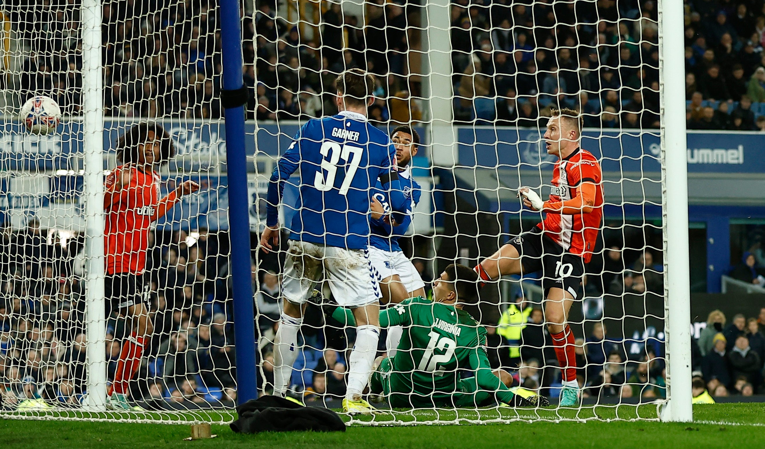 Cauley Woodrow hooks home the late winner from close range