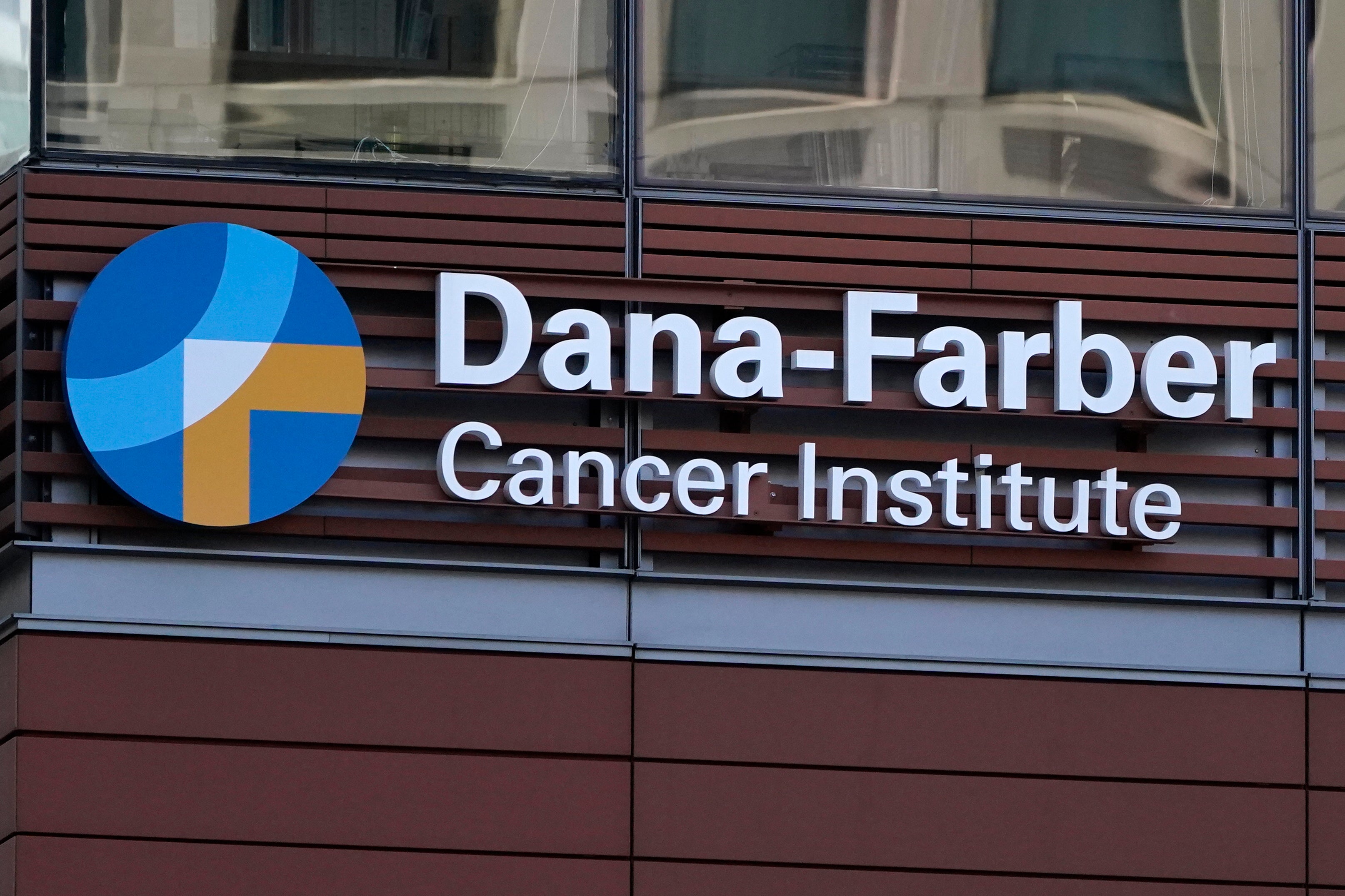 Sleuthing Scientists