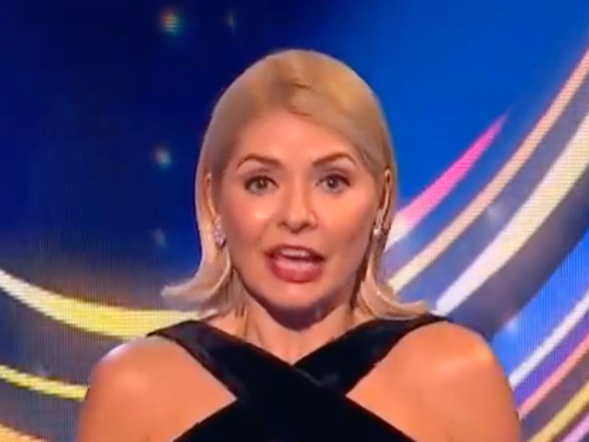 Holly Willoughby forced to apologise after ‘dropping f-bomb’ on Dancing on Ice