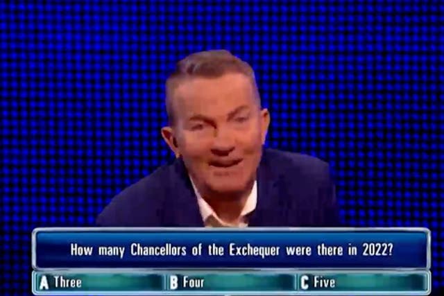 <p>Bradley Walsh makes Tory dig during The Chase question.</p>