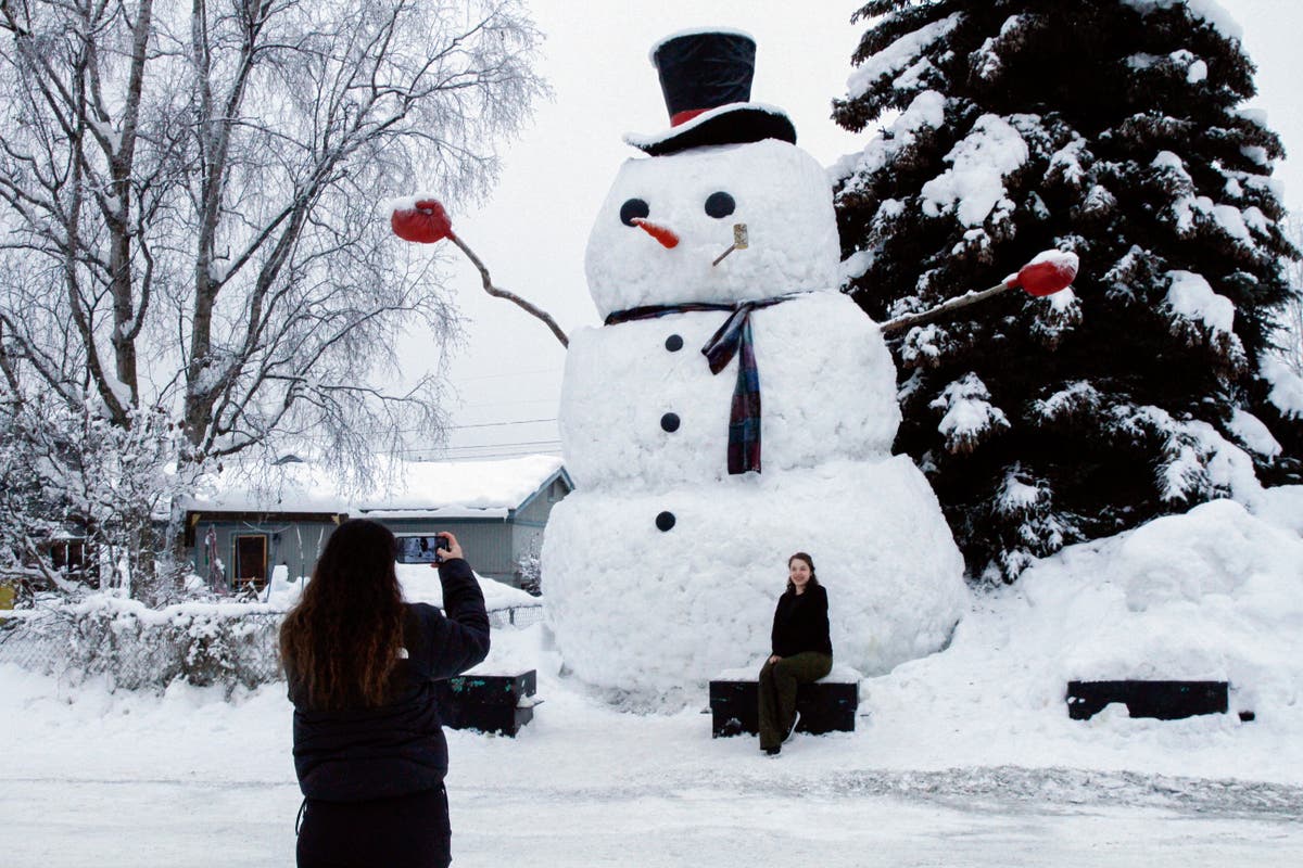 'Pandemic of snow' in Anchorage sets a record for the earliest arrival