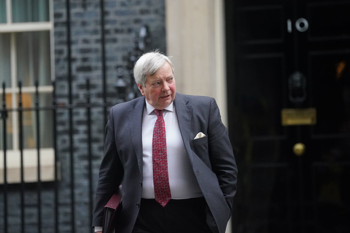 Top Conservative peer urges Starmer to give Reform seats in House of Lords