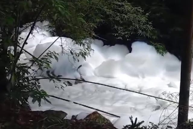 <p>Watch: Acid spill covers Brazil river in thick white foam.</p>