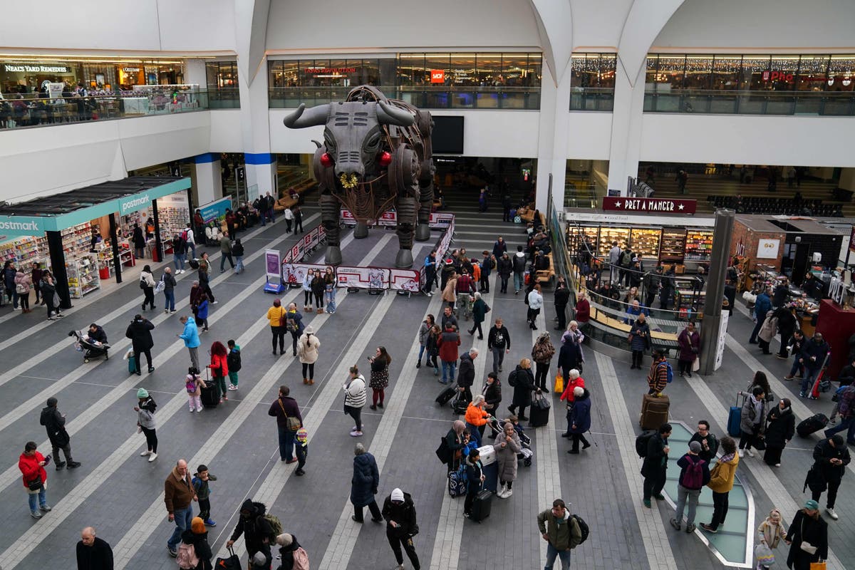 ‘Tap-in, tap-out’ ticketing to be extended to 90 more railway stations across the UK