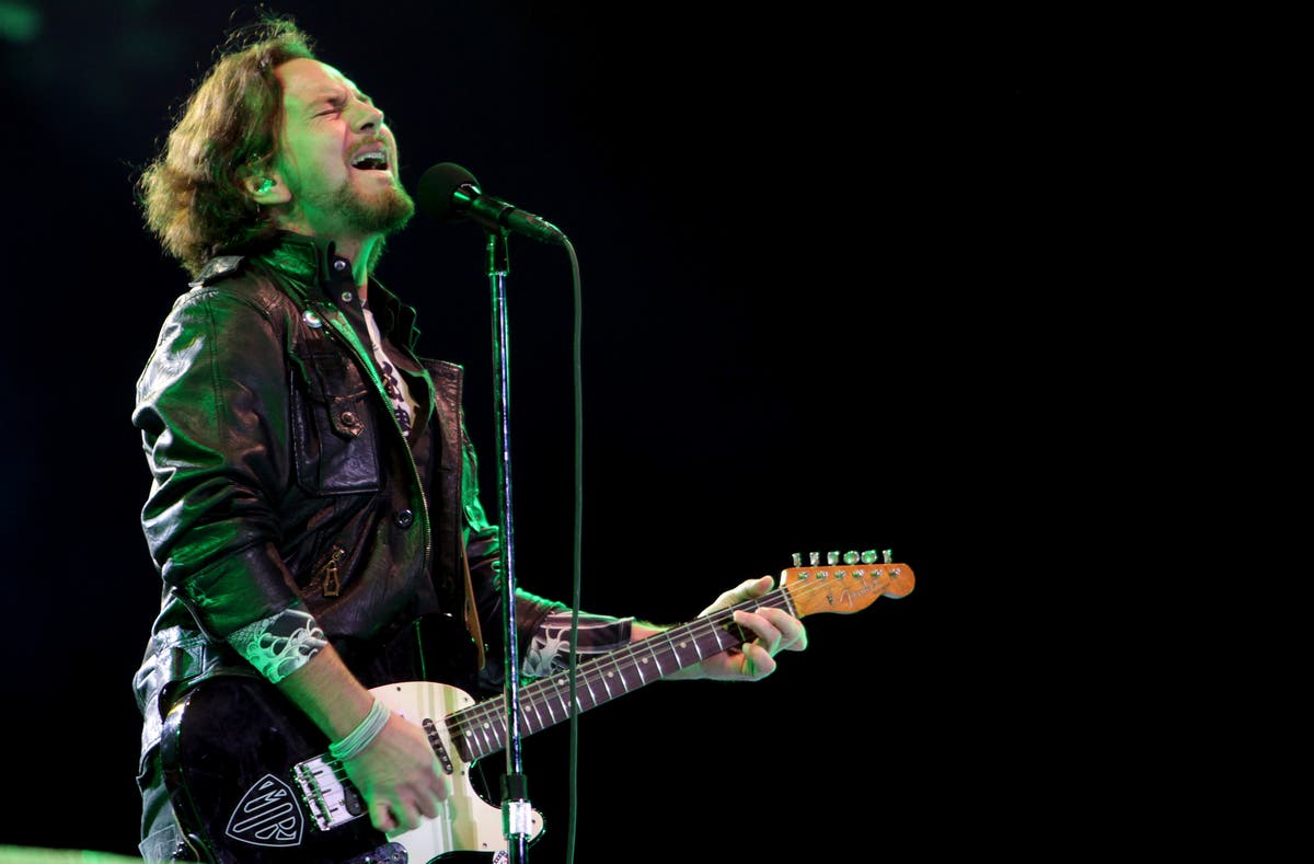 Pearl Jam gives details of new album 'Dark Matter,' drops first single, announces world tour