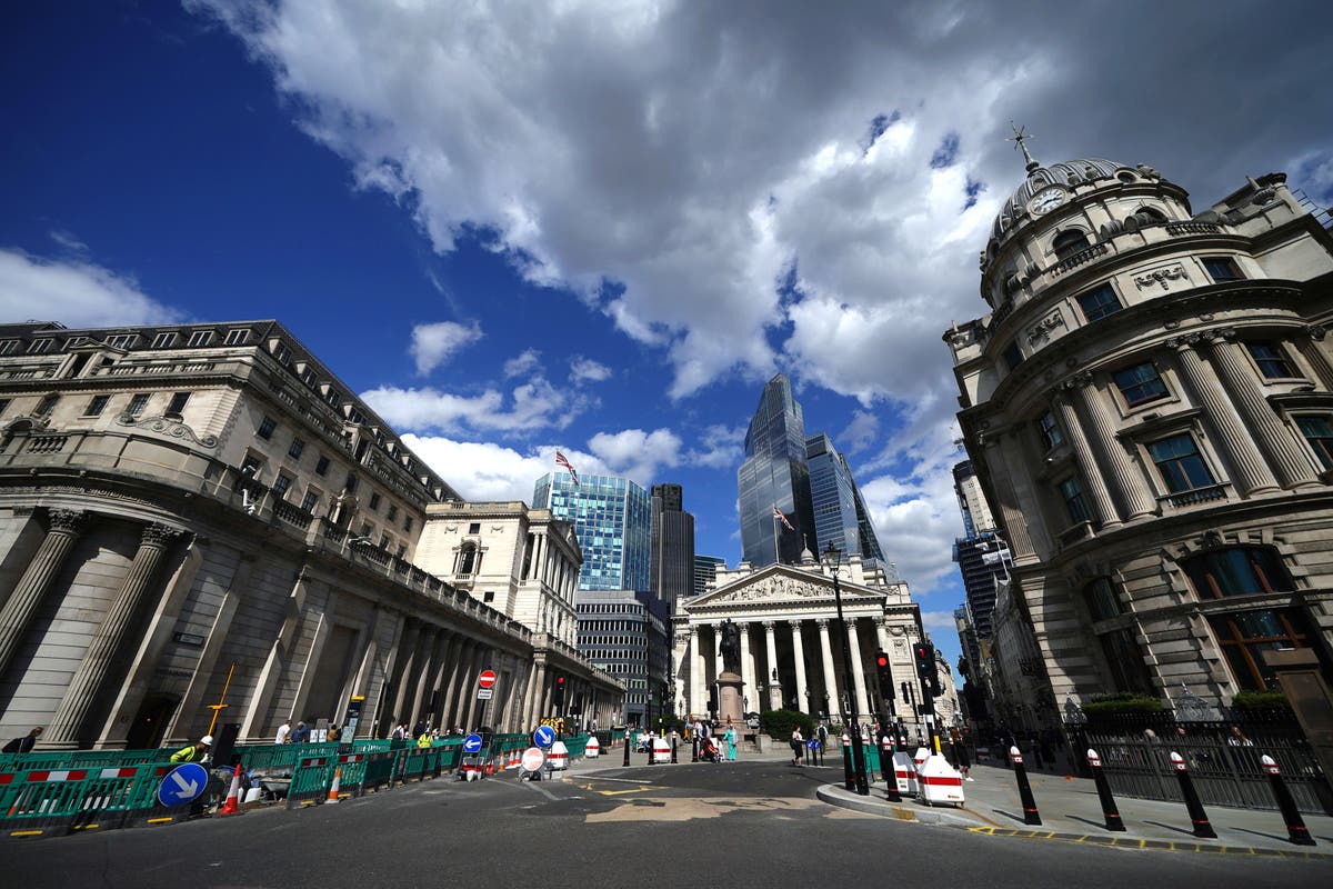 FTSE slips into the red after Bank of England keeps interest rates on hold