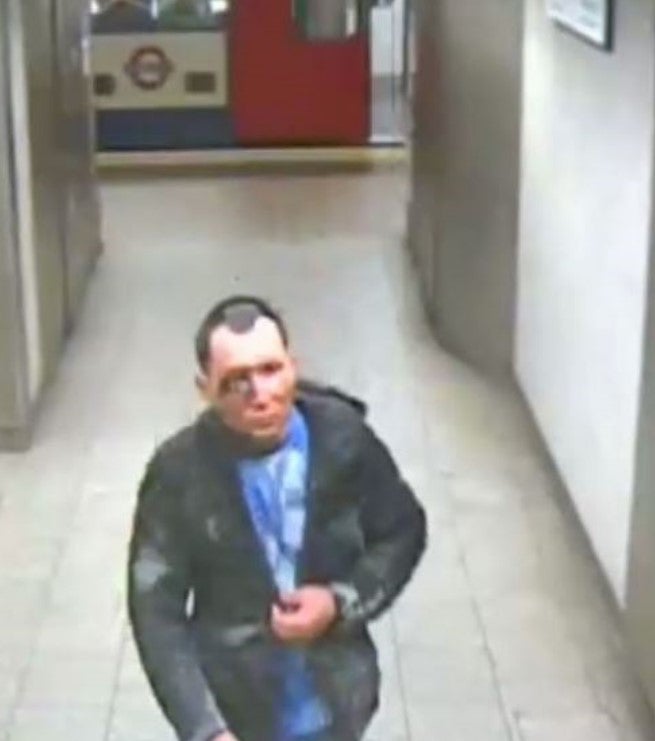 Suspect walks through London Underground
