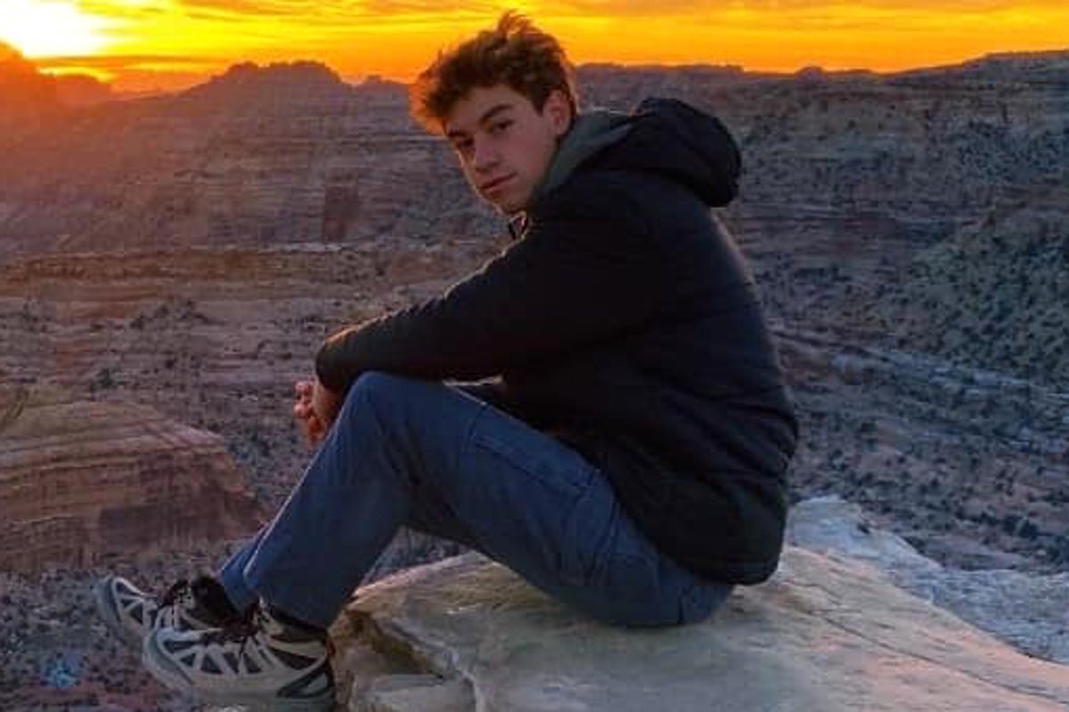 Utah teen plunges to death while taking photos of canyon view | The ...