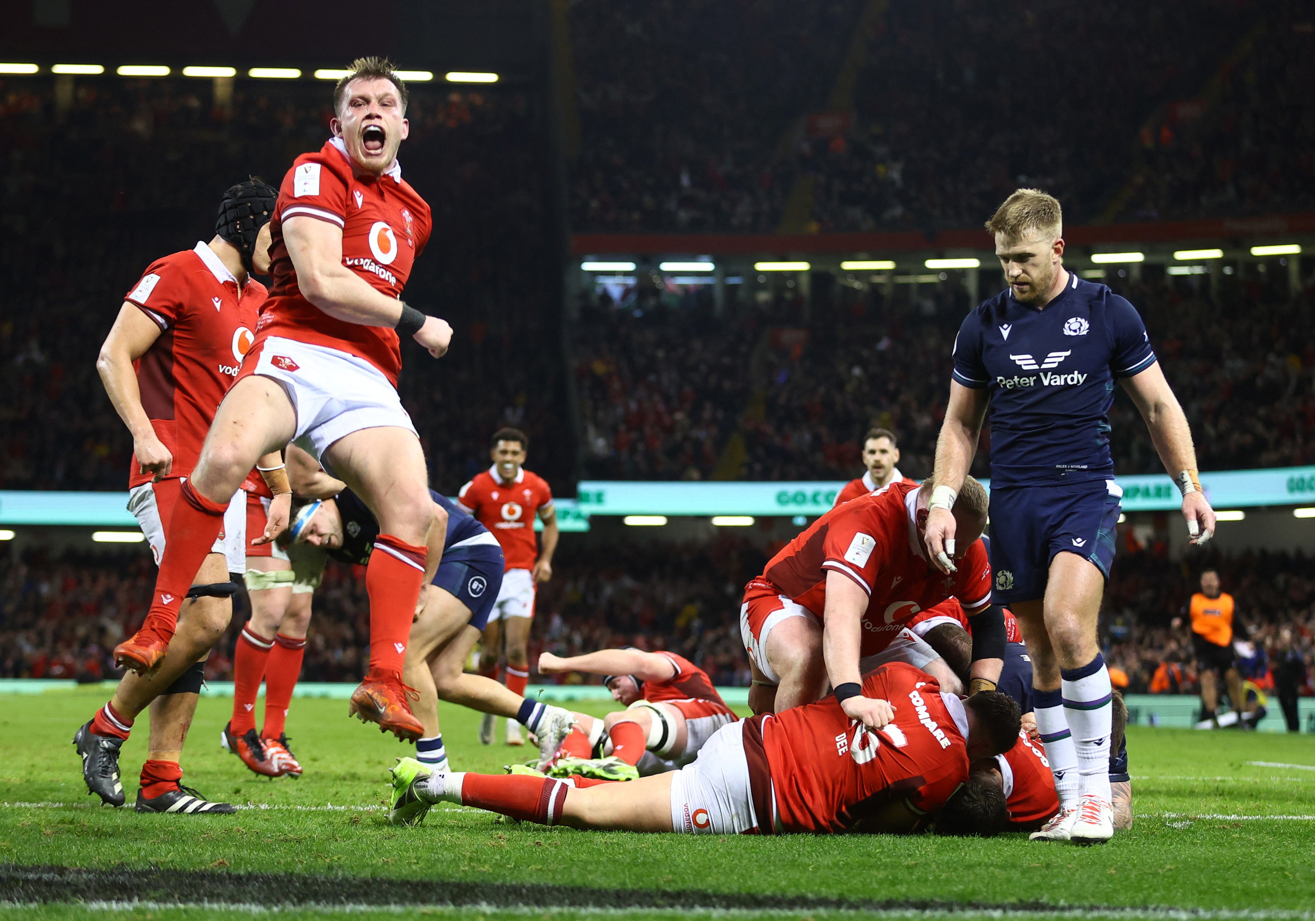 Wales roared back with a bonus-point from Alex Mann but came up just short at the final whistle