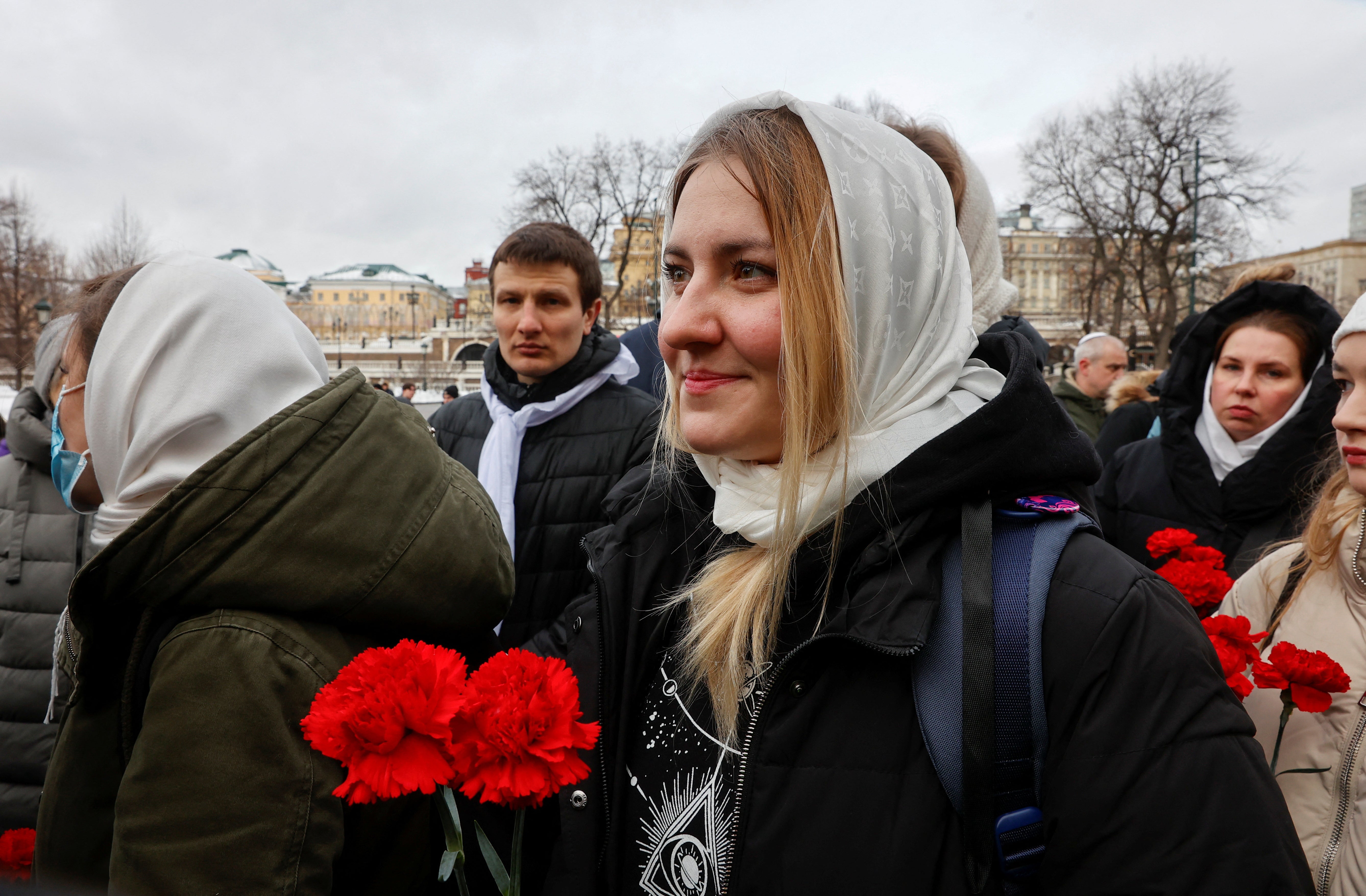 The relatives of servicemen gathered to lay flowers at the Tomb of the Unknown Soldier on Saturday