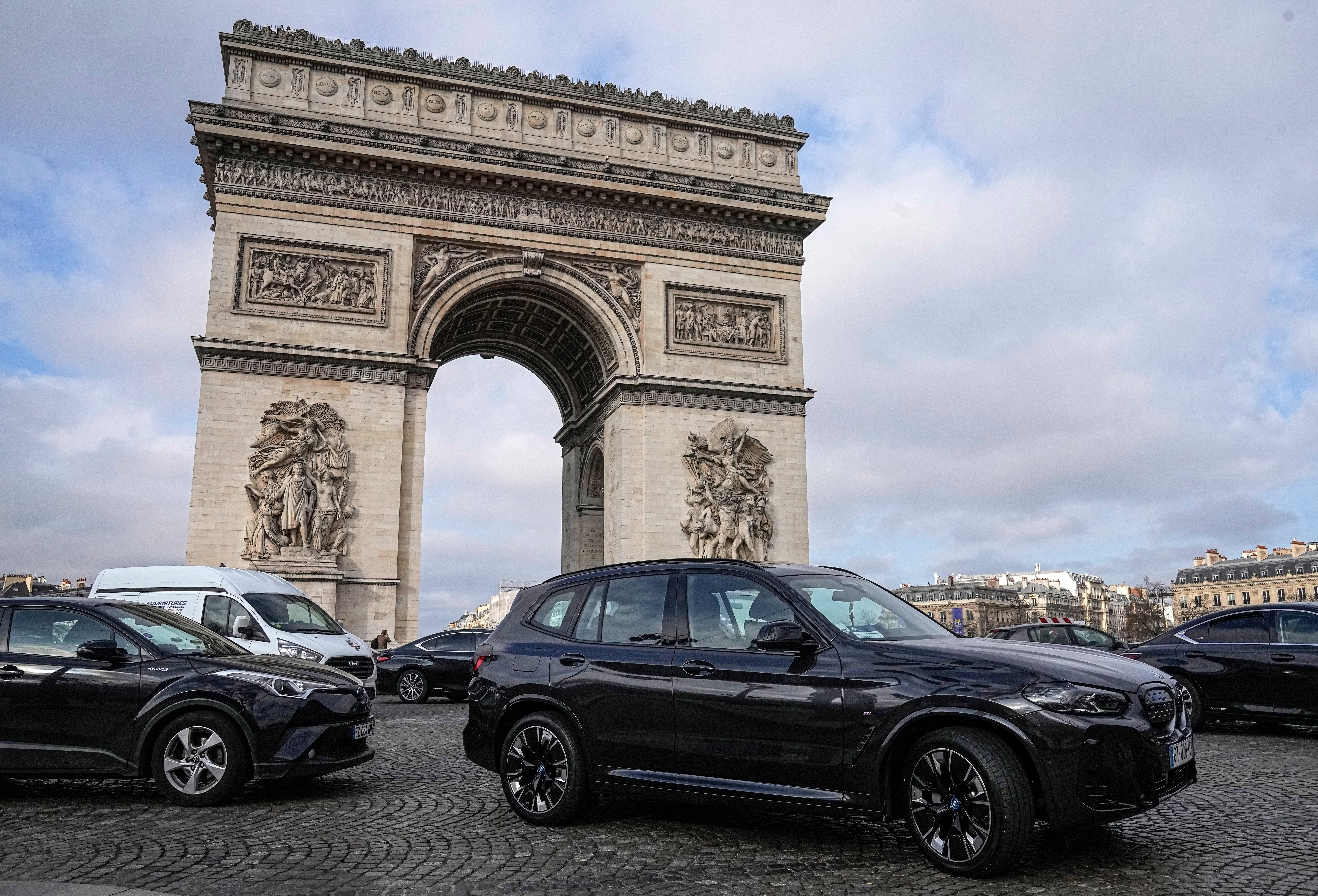 After a public referendum, it was decided that parking fees for non-residents driving an SUV in Paris will triple – to €18 (£15) an hour