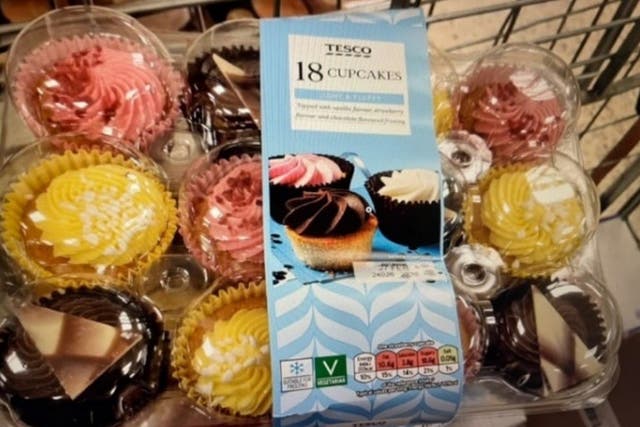 <p>Tesco 18 Cupcakes are recalled because some packs contain unlabelled soya </p>