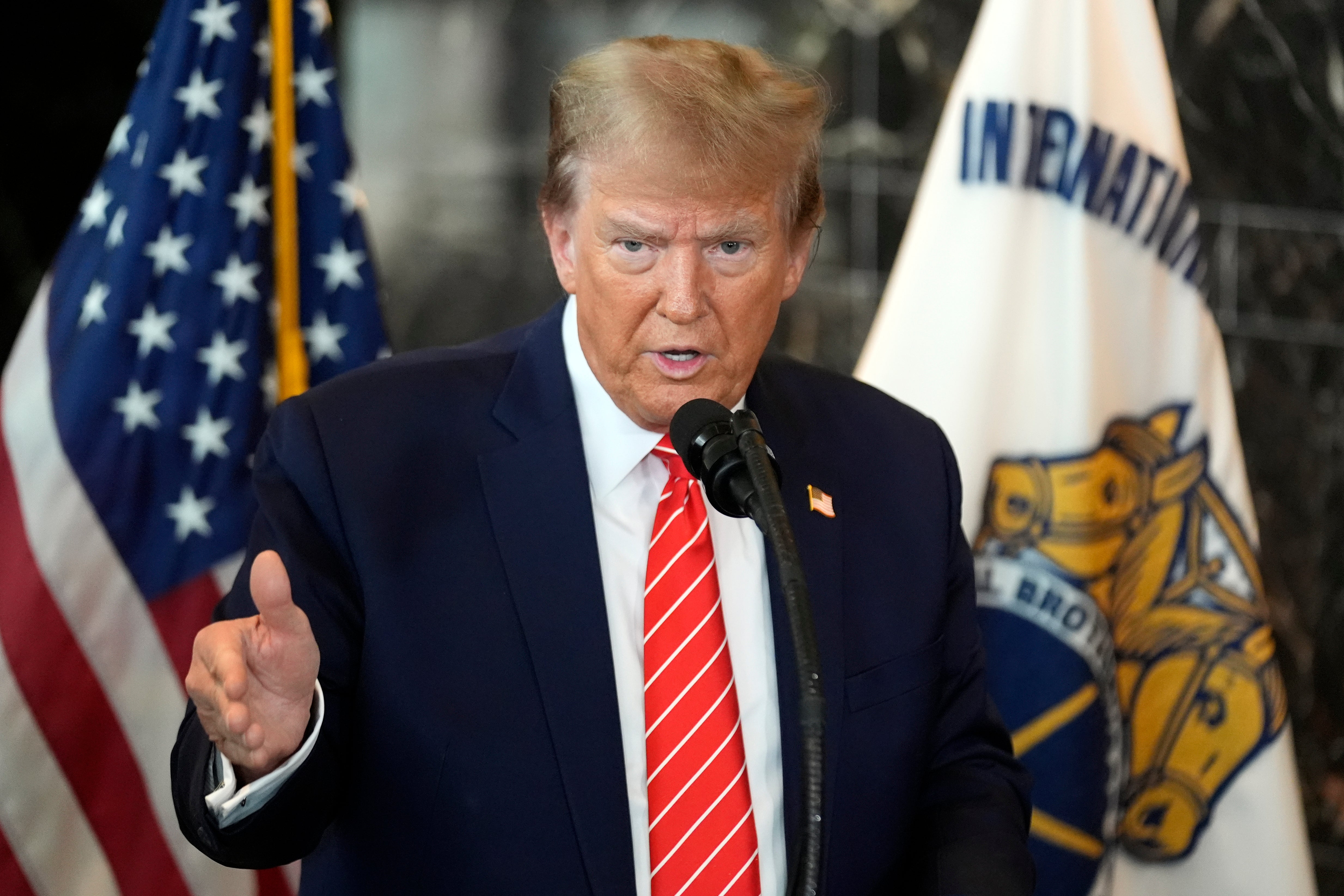 <p>Donald Trump speaks at a press conference </p>