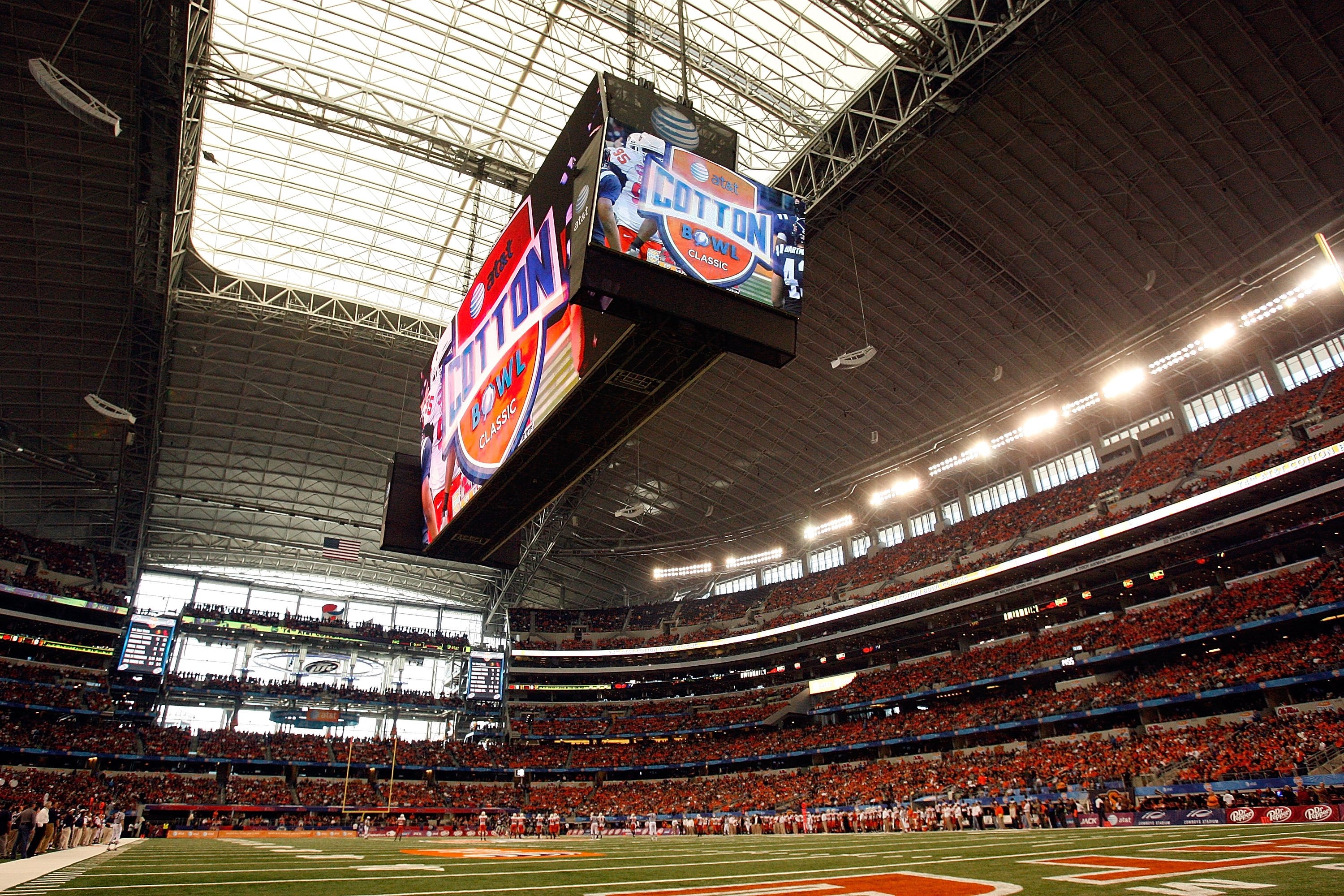 The AT&T Stadium boasts giant high-definition screens and a retractable roof