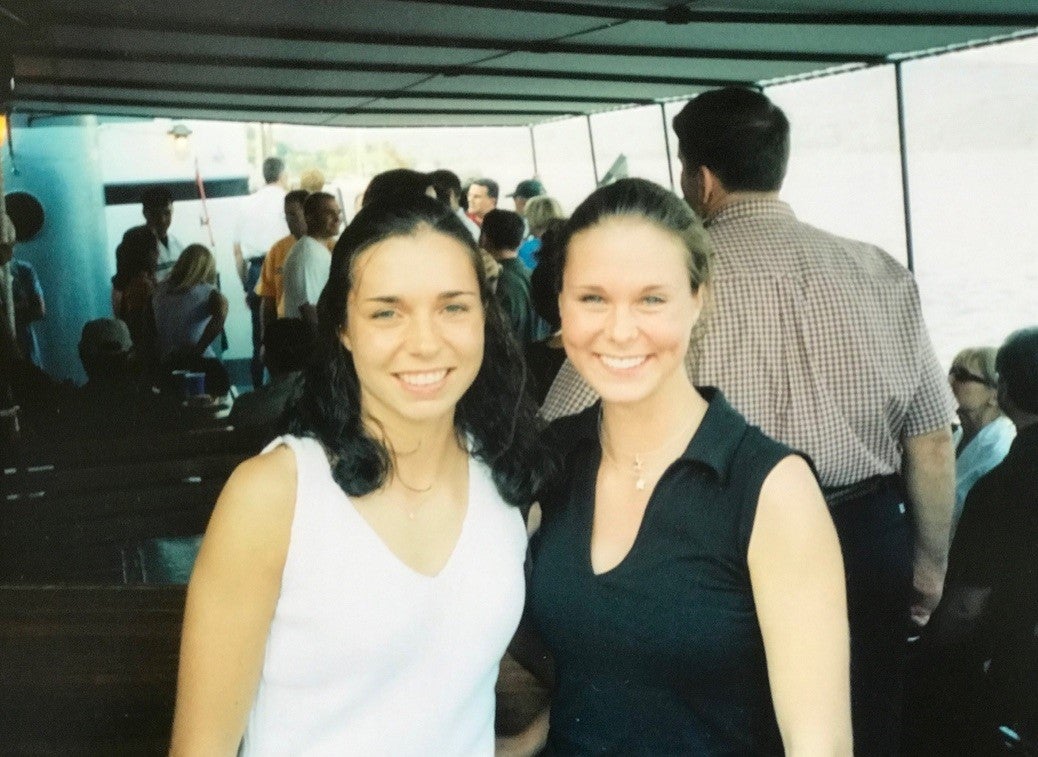 Julie Murray and her sister Maura Murray before she vanished in 2004