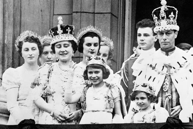 <p>King George VI (R) after his coronation, on the balcony of Buckingham Palace, London</p>